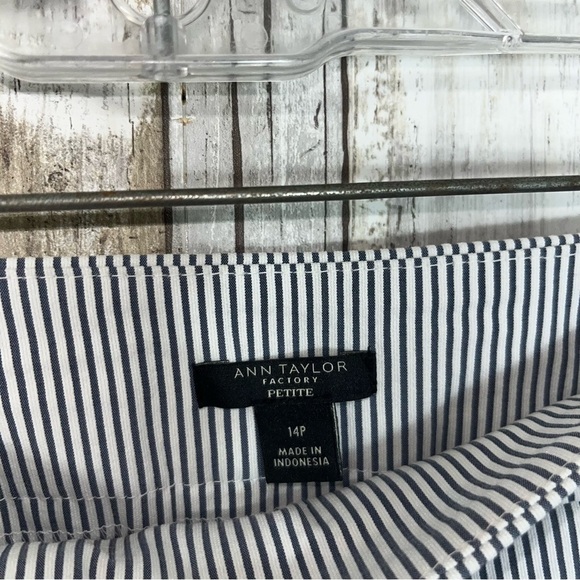 Ann Taylor Pinstripe Straight Leg Crop Pants - Picture 7 of 8